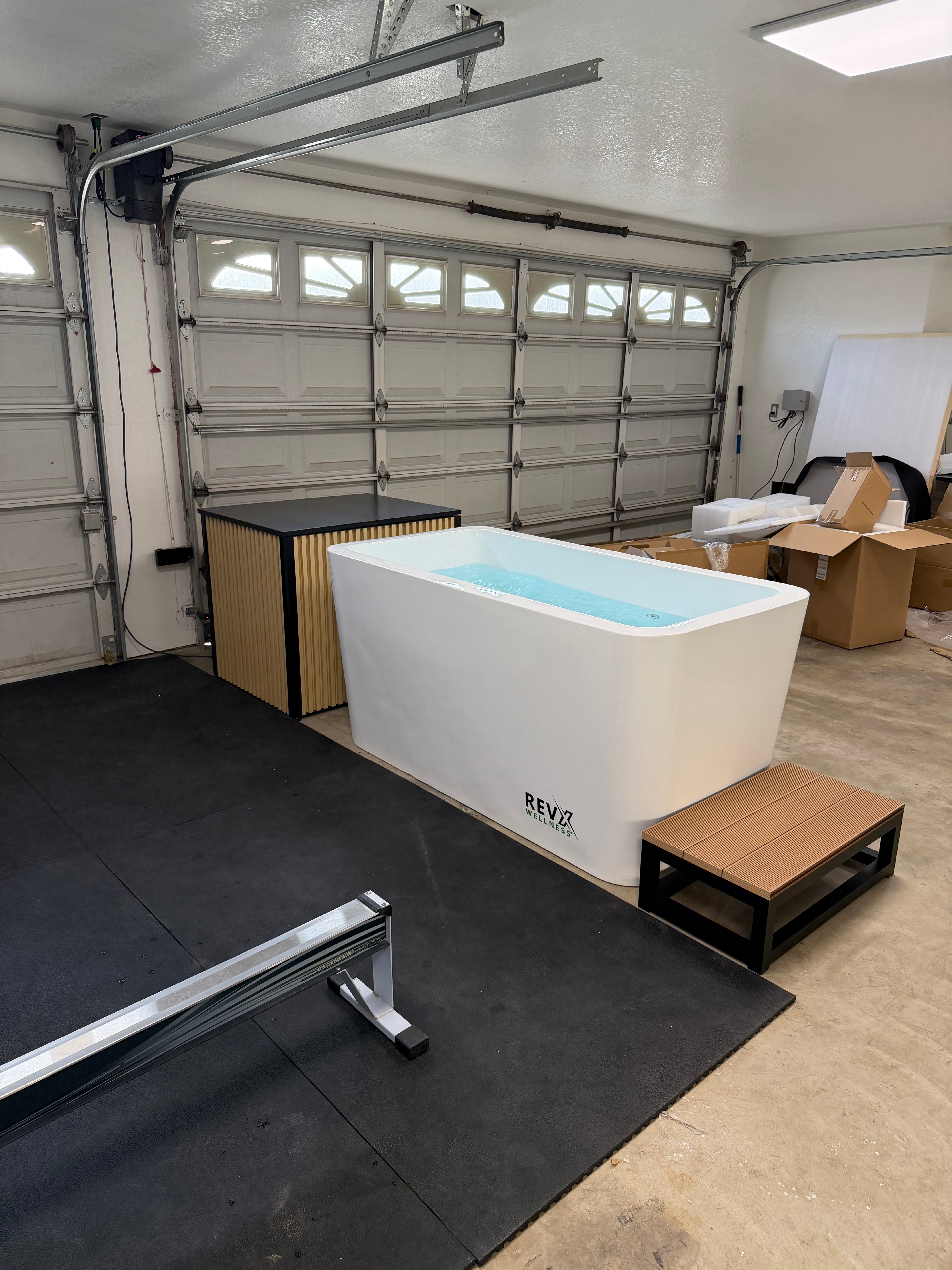 RevX Acrylic X Tub Cold Plunge + LUX High Performance Chiller and